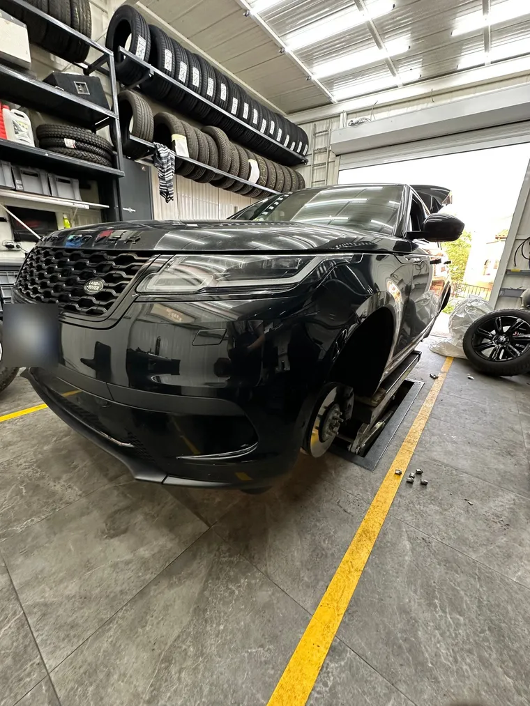 Range Rover Velar na zamjeni guma